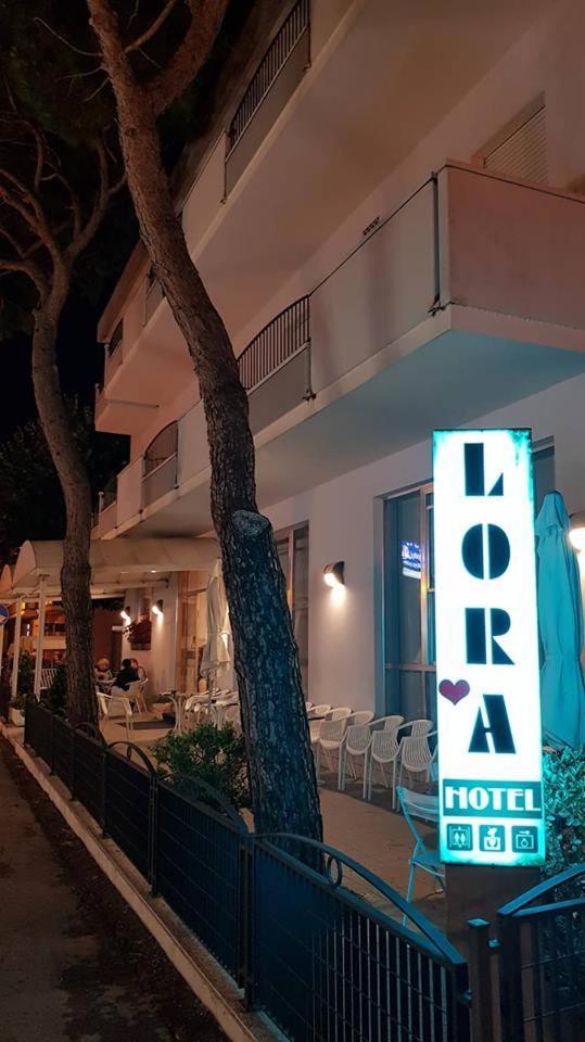 Hotel Lora Rimini Extérieur photo